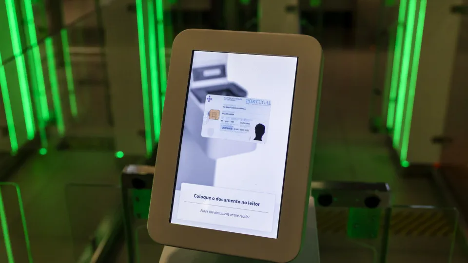 Aeroporto de Lisboa terá mais boxes de controle manual de