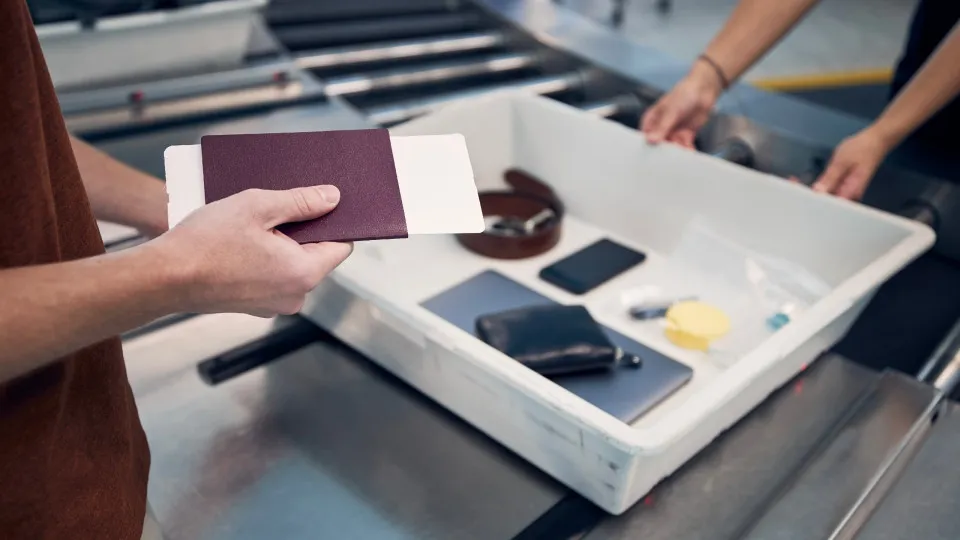 Aeroportos: Governo prorroga licenças de 'handling' para