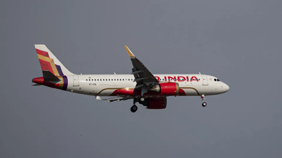 Air India suspende 7 rotas internacionais devido à crise no