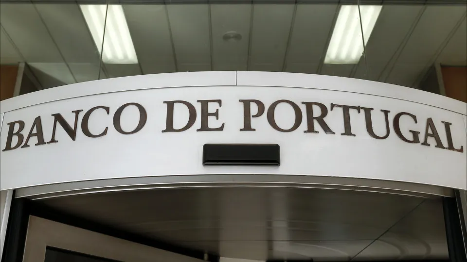 Bancos têm de responder a todas as reclamações no prazo de