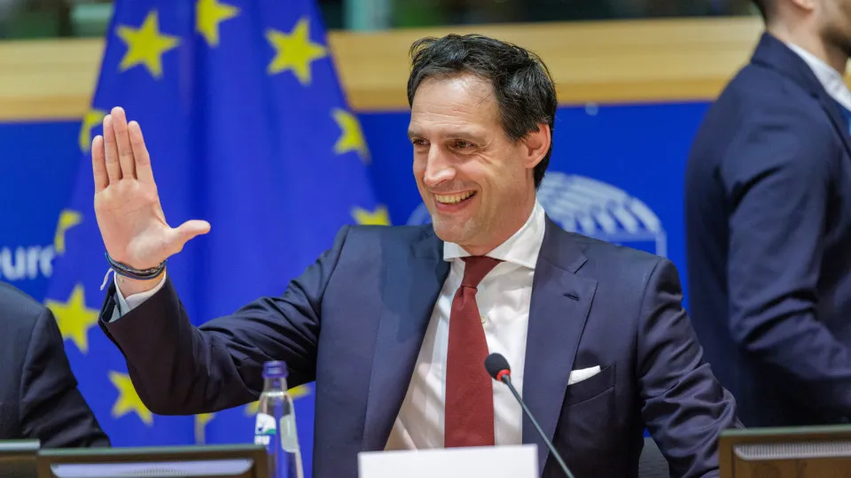 Bruxelas compreende desconforto com "lucros exorbitantes"