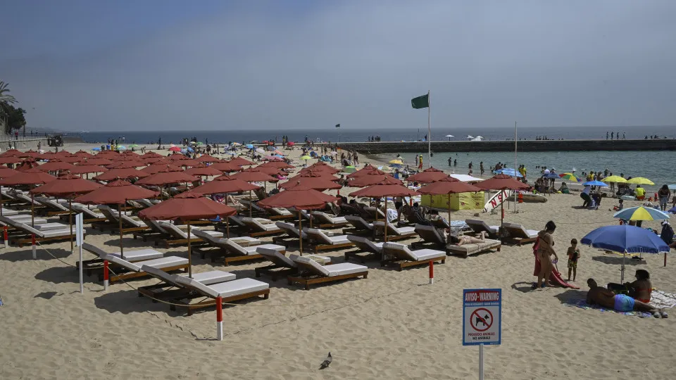 Concessionários de praia pedem clarificação sobre chapéus de