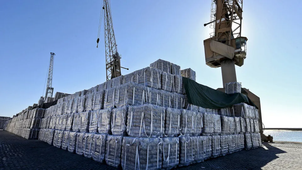 Consumo de cimento recupera 26% em março após meses de