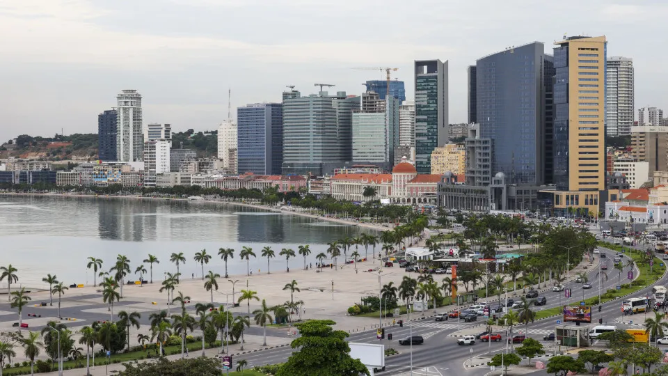FMI prevê crescimento de 2,3% em Angola devido à queda das