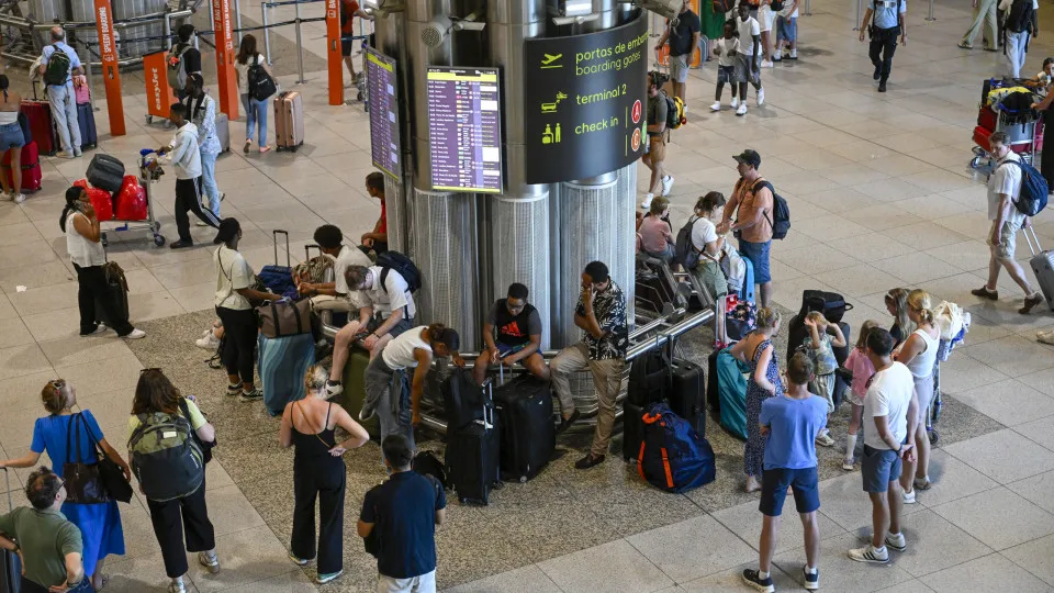 Filas nos aeroportos? Sem medidas, "é provável que piore