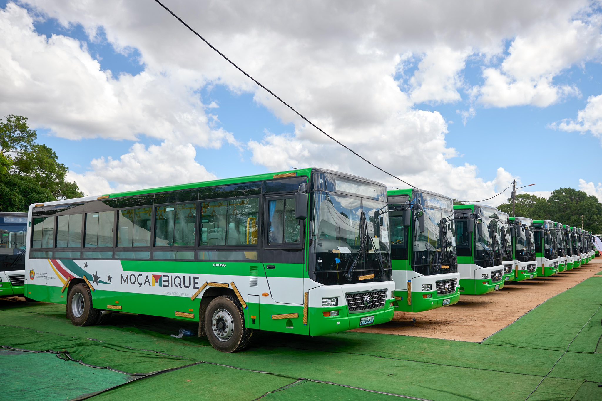 Governo Entrega Hoje 190 Autocarros Movidos a Gás • Diário