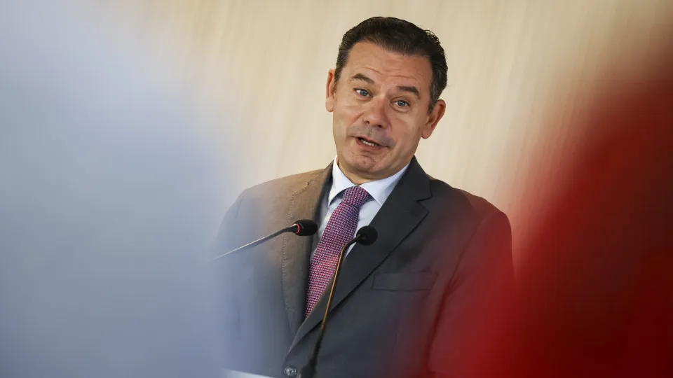 Governo aprova proposta de revisão da legislação laboral na