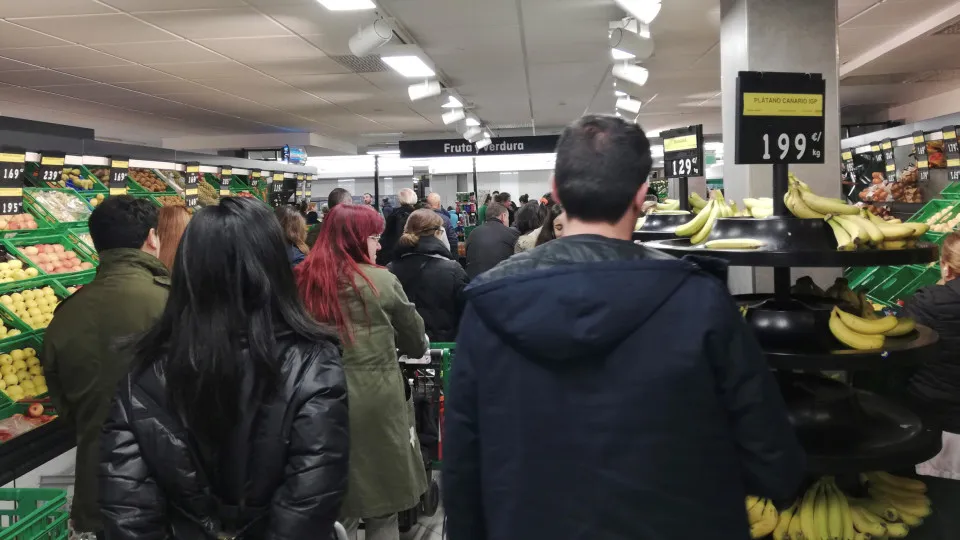 Inflação em Espanha cai para 3,2% em abril