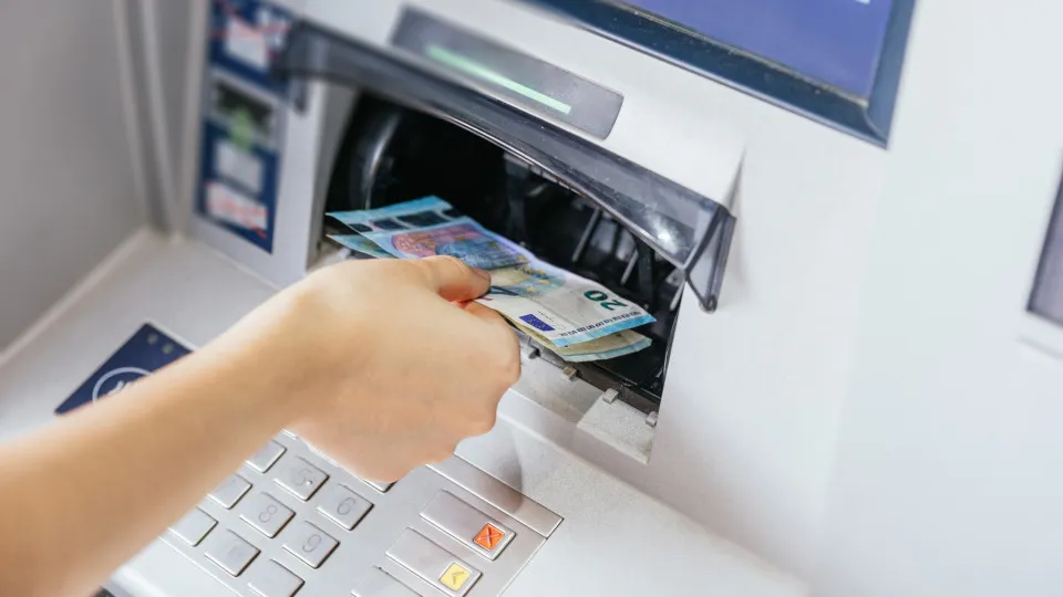 Juros de depósitos a prazo sobem pelo 2º mês consecutivo: