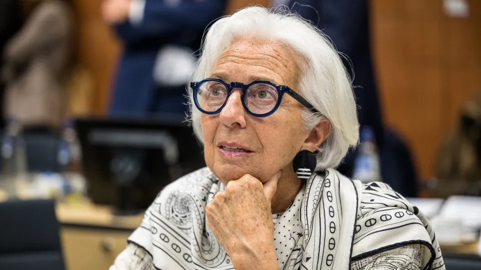 Lagarde apela aos líderes europeus para "agirem" pela
