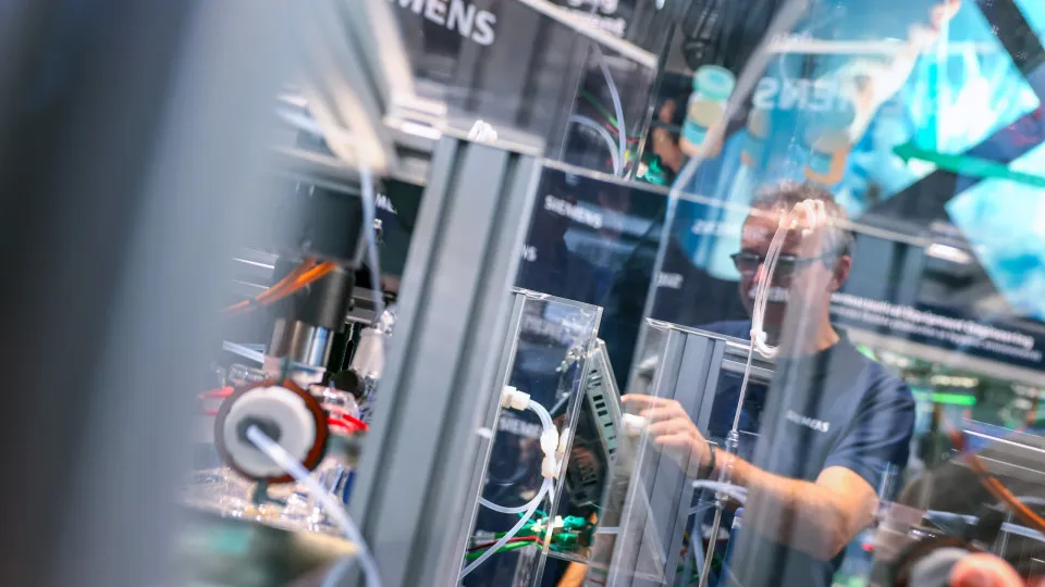 Lucro da Siemens cai 32% para 4.057 milhões no primeiro