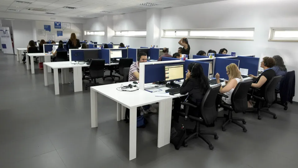 Mais da metade dos trabalhadores de contact centers com