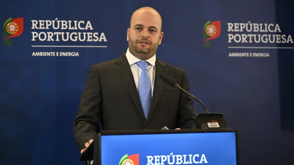 "Muito a fazer" nos preços da energia mas custos "fazem