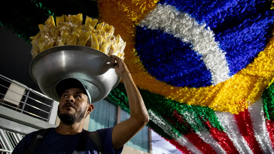 Mundial: Shoppings interditados no Brasil por venderem