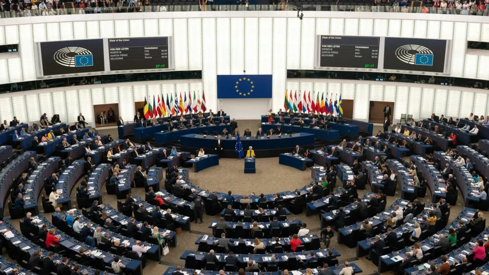 Parlamento Europeu vota exigência de subida de 10% no