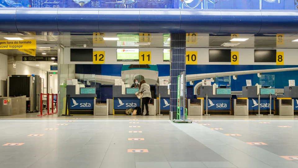 Passageiros nos aeroportos dos Açores caem 12,3% em abril
