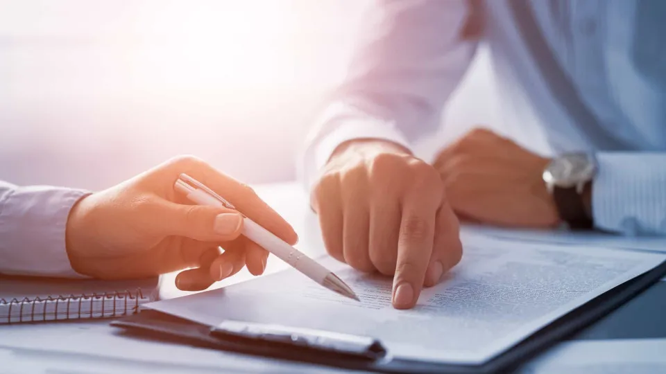Proposta do Governo repõe duração dos contratos e fim do