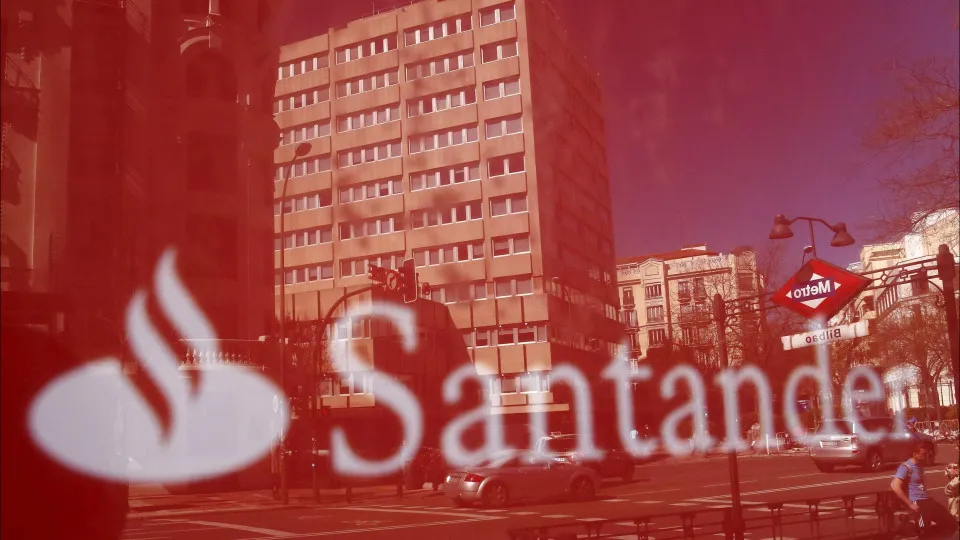 Santander diz que cumpre requisitos de fundos próprios