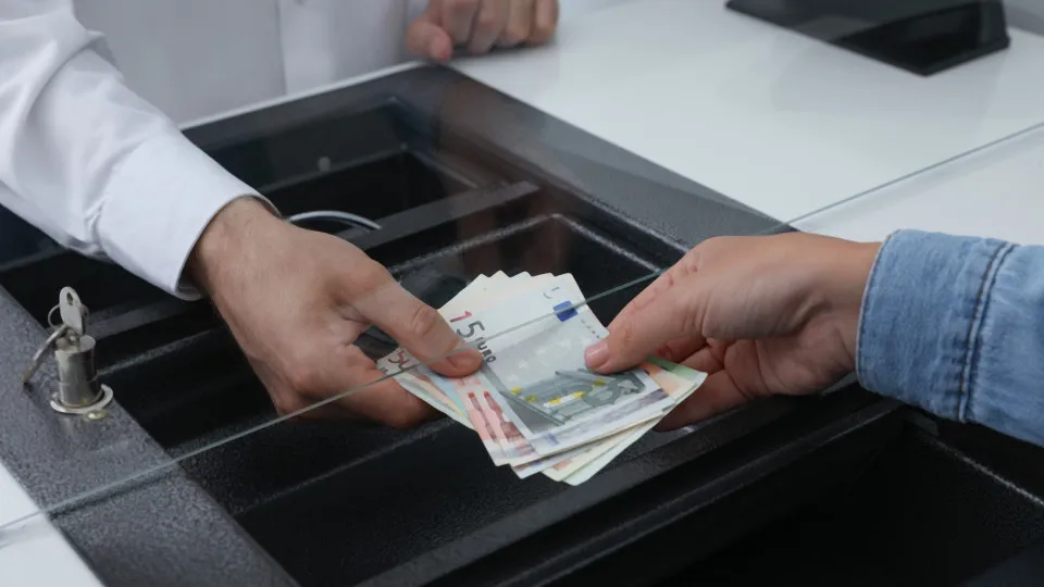 Sindicatos acusam bancos de ganância por manterem proposta