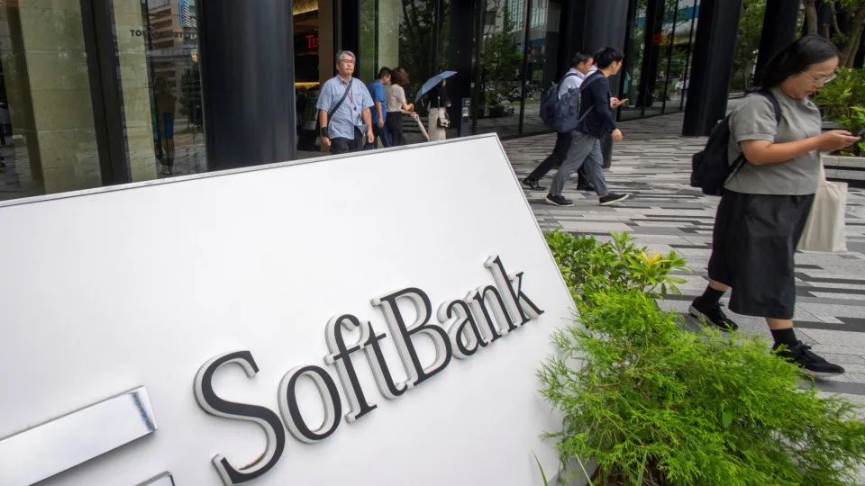 Softbank quadruplica lucro para 27.045 milhões no último ano