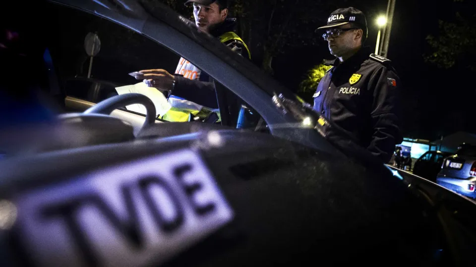 TVDE pedem mais fiscalização e taxistas querem preço mínimo