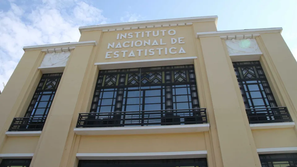 Volume de negócios nos serviços sobe 2,1% no 1.º trimestre