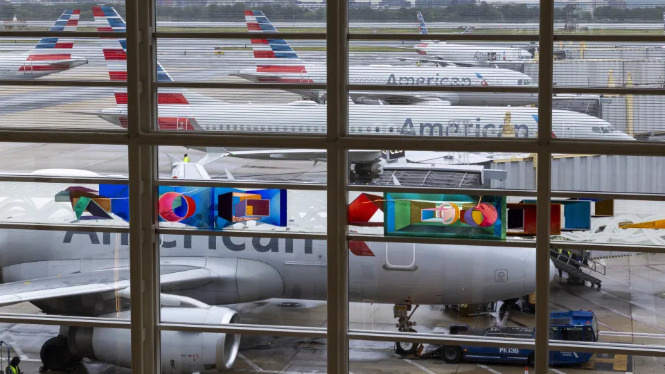 American Airlines suspende rotas no verão pelo aumento dos