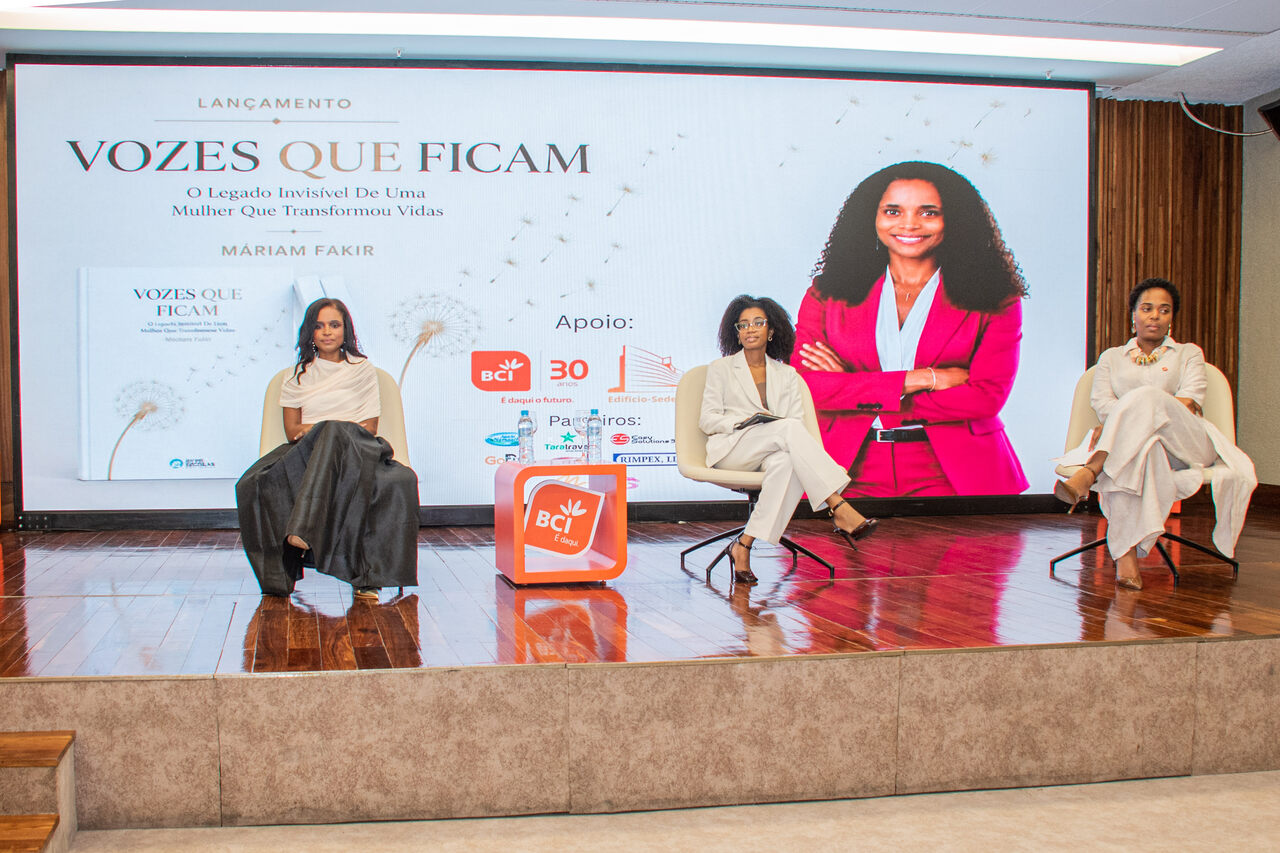 BCI Sedia Lançamento da Obra Literária "Vozes Que Ficam" •