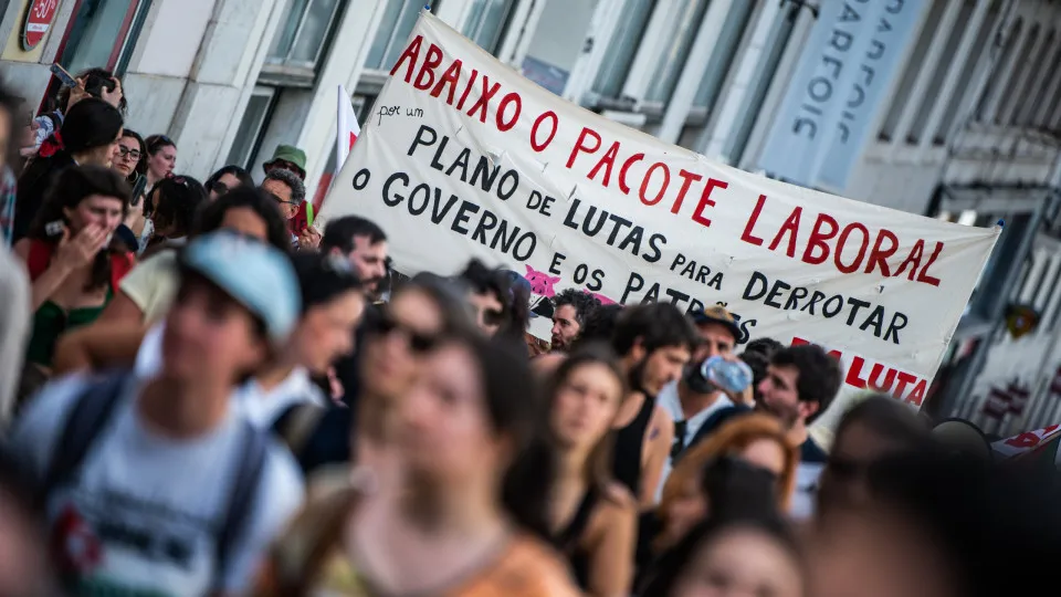 CGTP sublinha milhares em manifestações pacificas por todo o