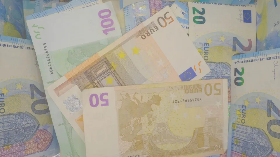 OCDE prevê saldo orçamentário nulo em Portugal em 2026 e