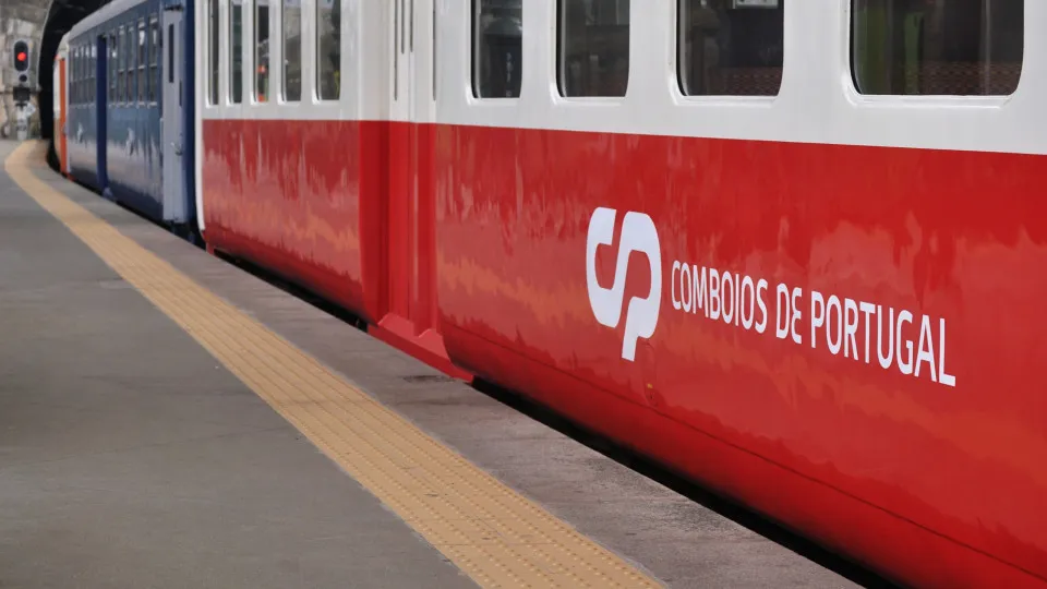 Precisa (mesmo) de apanhar comboio hoje? Estes são os únicos